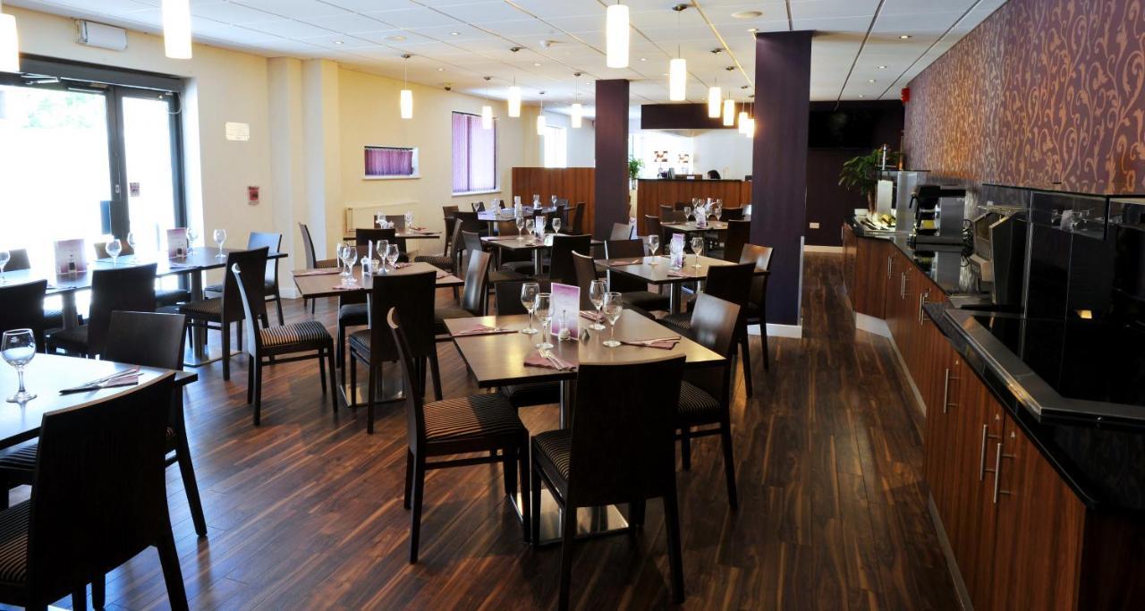 Lancaster Hotel&Spa Uxbridge Esterno foto