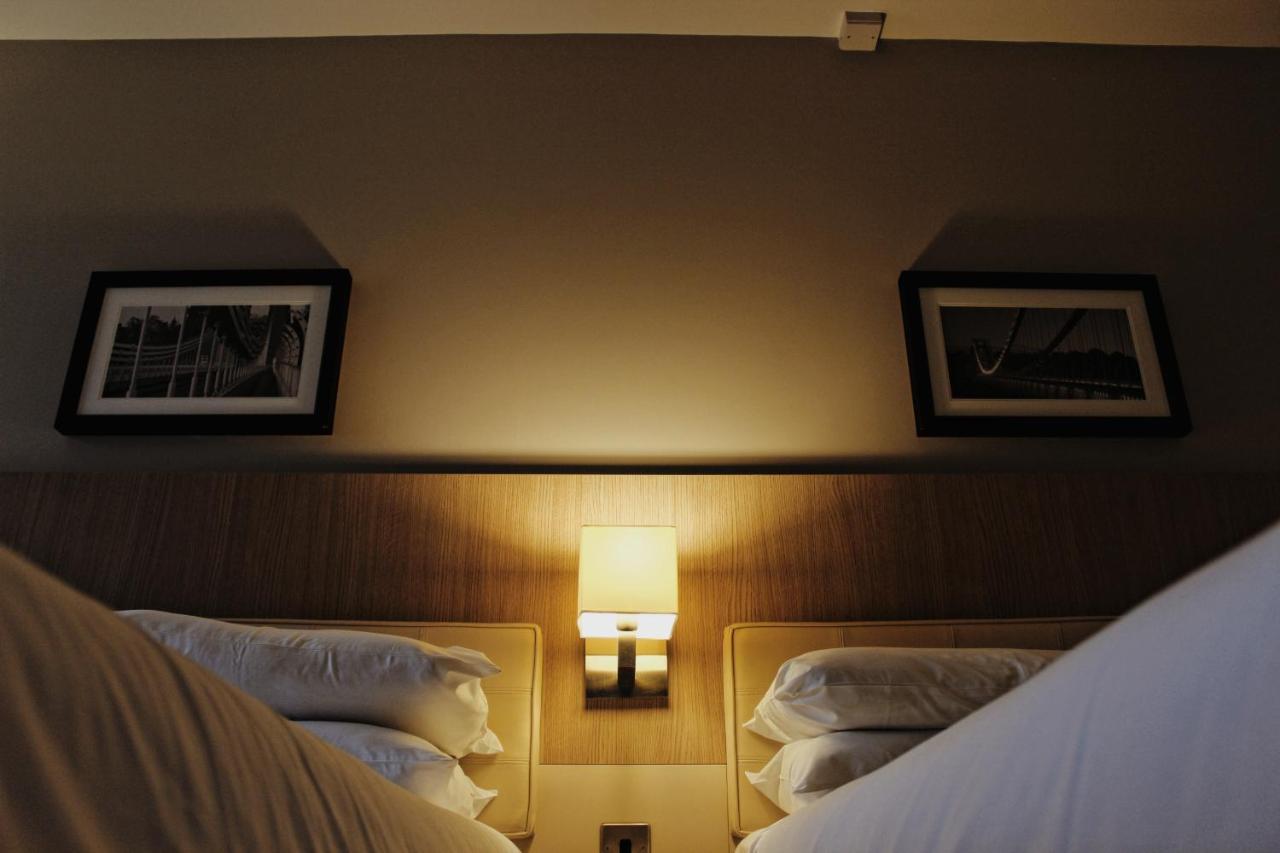 Lancaster Hotel&Spa Uxbridge Esterno foto